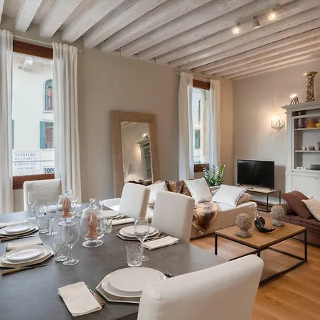 Bridge Of Sighs Luxurious Apartment Venice Exterior photo