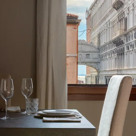 Bridge Of Sighs Luxurious Apartment Venice Exterior photo