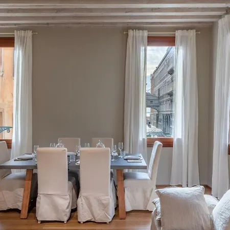 Bridge Of Sighs Luxurious Apartment Venice Exterior photo